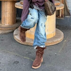 NWOB Frye Campus 12R Brown Boots in Brownie Suede